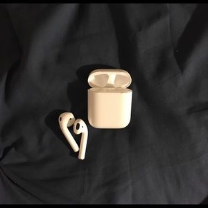 Apple AirPods - works great gen 2